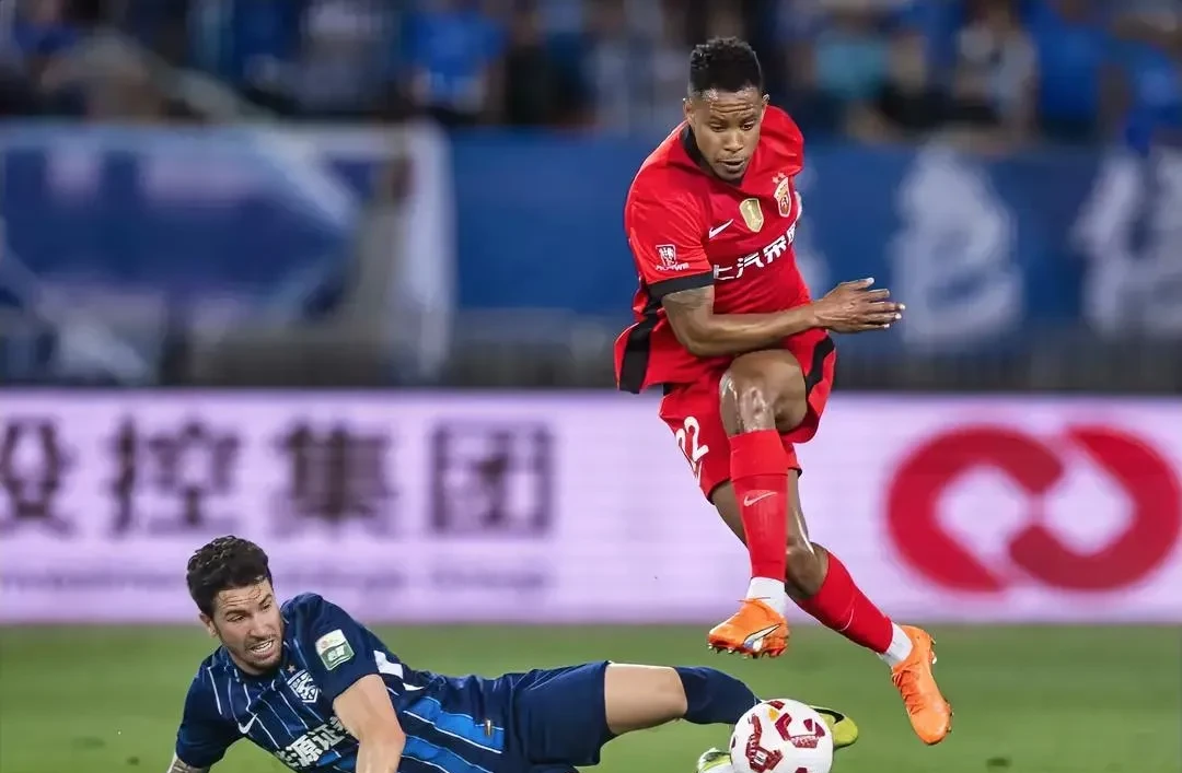 kaiyun官网-加时末段上海海港备战西甲;刷新队史纪录细节曝光;球迷炸锅;临场指挥获称赞(上海海港大胜卫冕武磊)